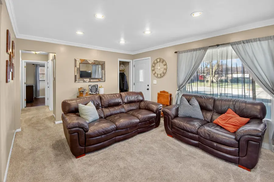 1123 Montclair Dr, Racine, WI 53402 - Image #3