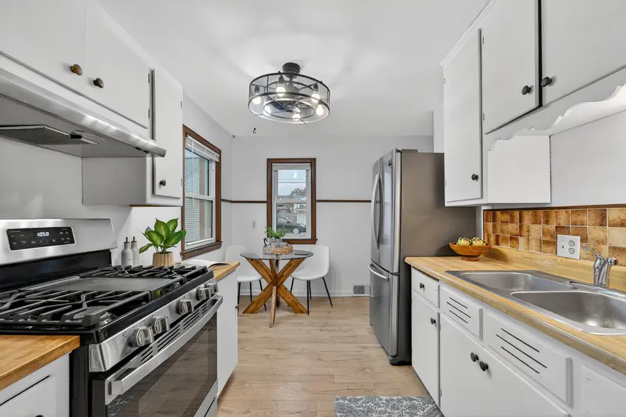 3017 S 49th St, Milwaukee, WI 53219 - Image #2