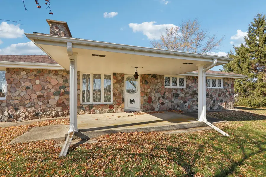 W360S9521 Markham Rd, Eagle, WI 53119 - Image #2