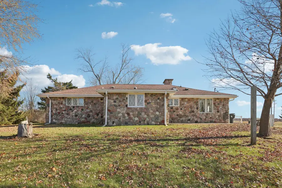 W360S9521 Markham Rd, Eagle, WI 53119 - Image #3