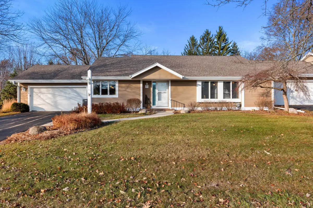 130 Harrogate Dr, Waukesha, WI 53188 - Image #1