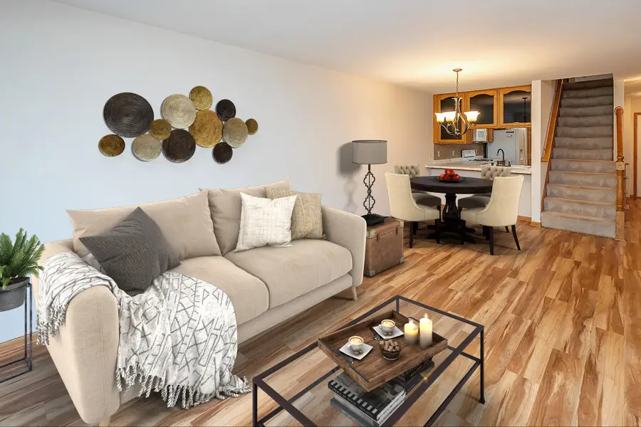 653 Hartford Sq, Hartford, WI 53027 - Image #2