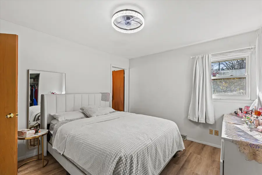 707 W Maplewood Ct, Milwaukee, WI 53221 - Image #2