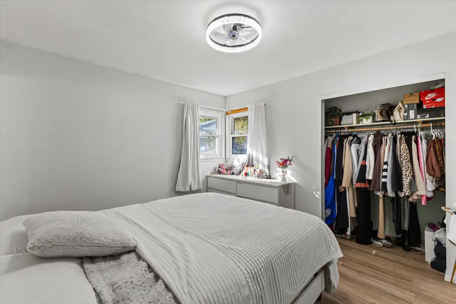 707 W Maplewood Ct, Milwaukee, WI 53221 - Image #3