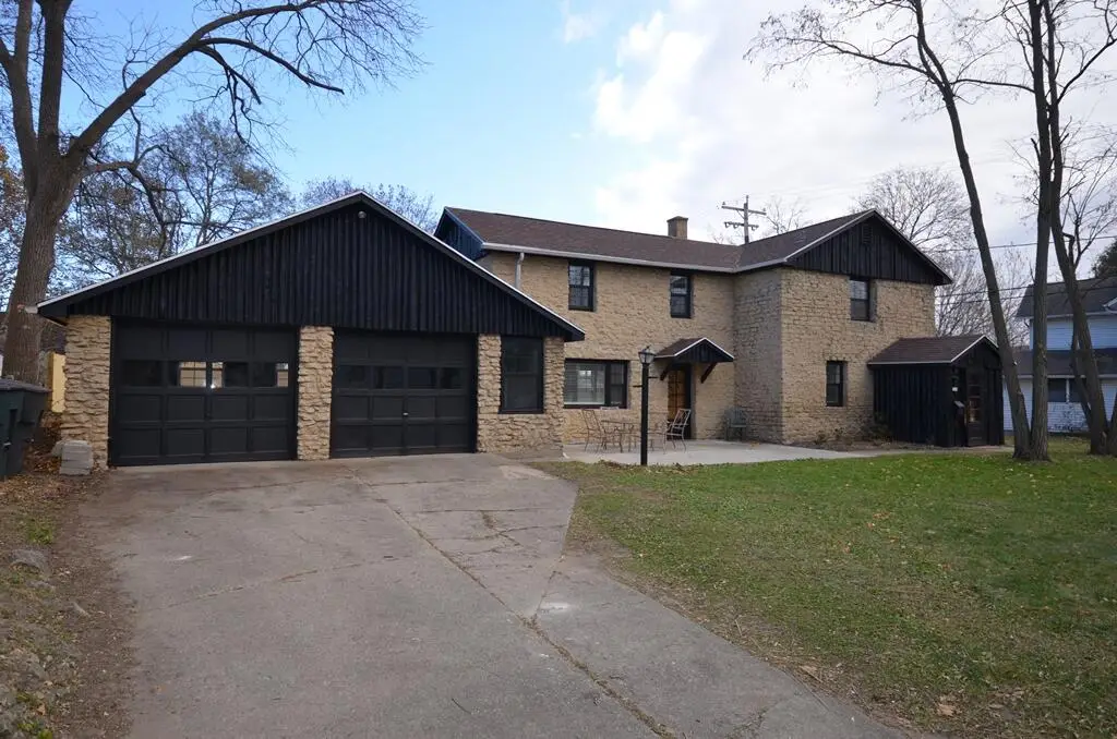 119 S Fourth St, Whitewater, WI 53190 - Image #1