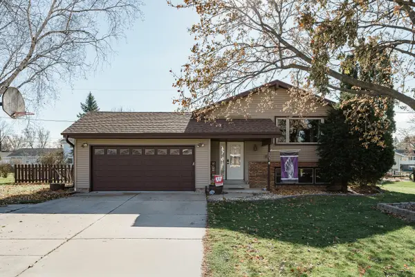 207 Silver Dr, Watertown, WI 53098