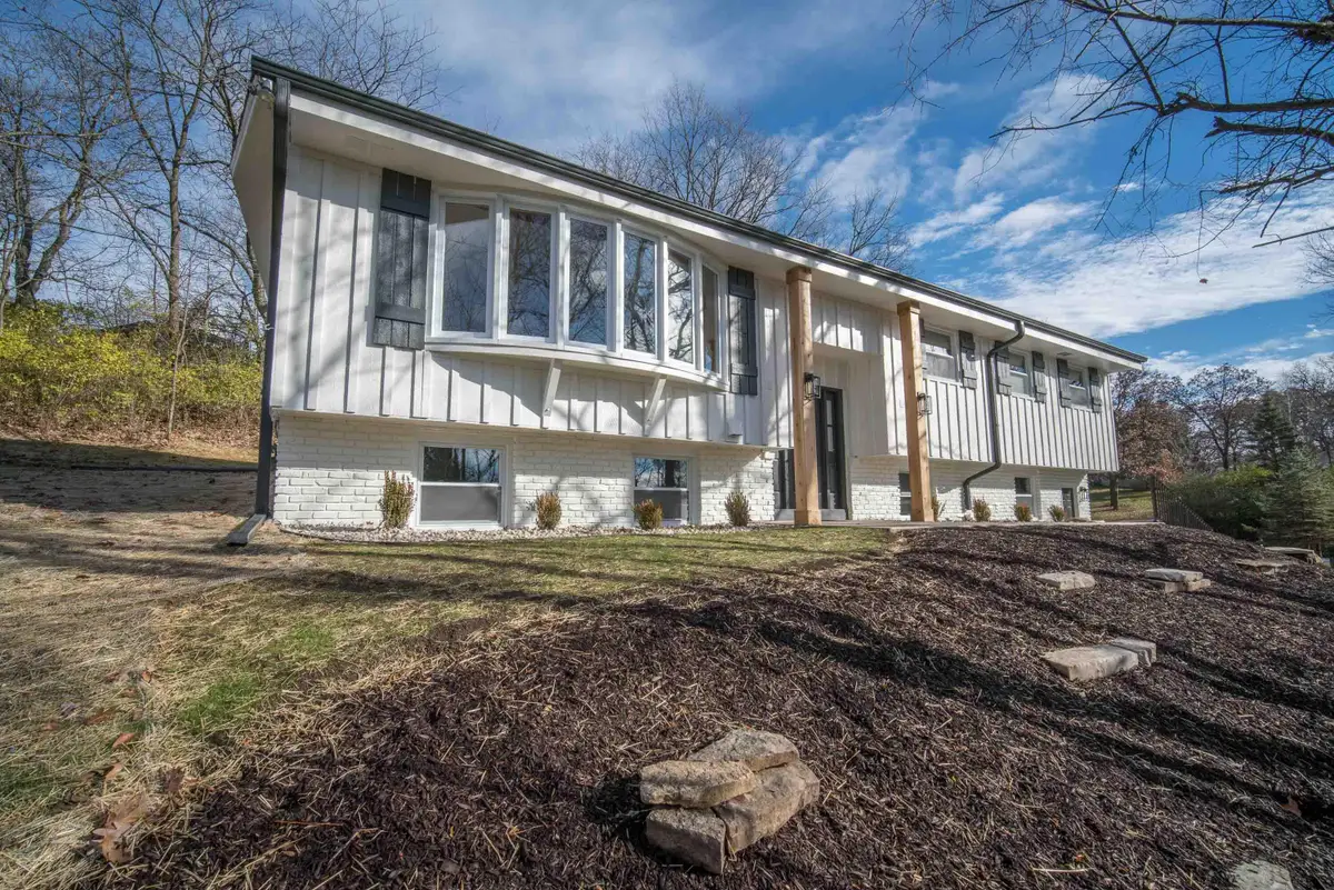 21740 W Lochinvar Ln, New Berlin, WI 53146 - Image #1