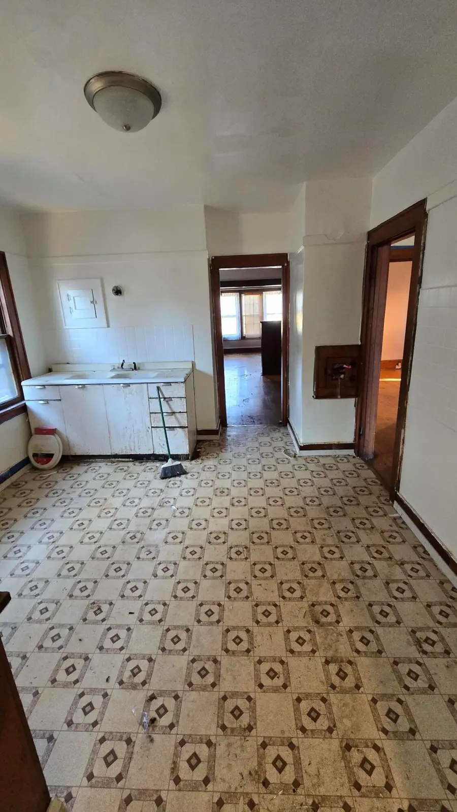 3382 N 23rd St, Milwaukee, WI 53206 - Image #2