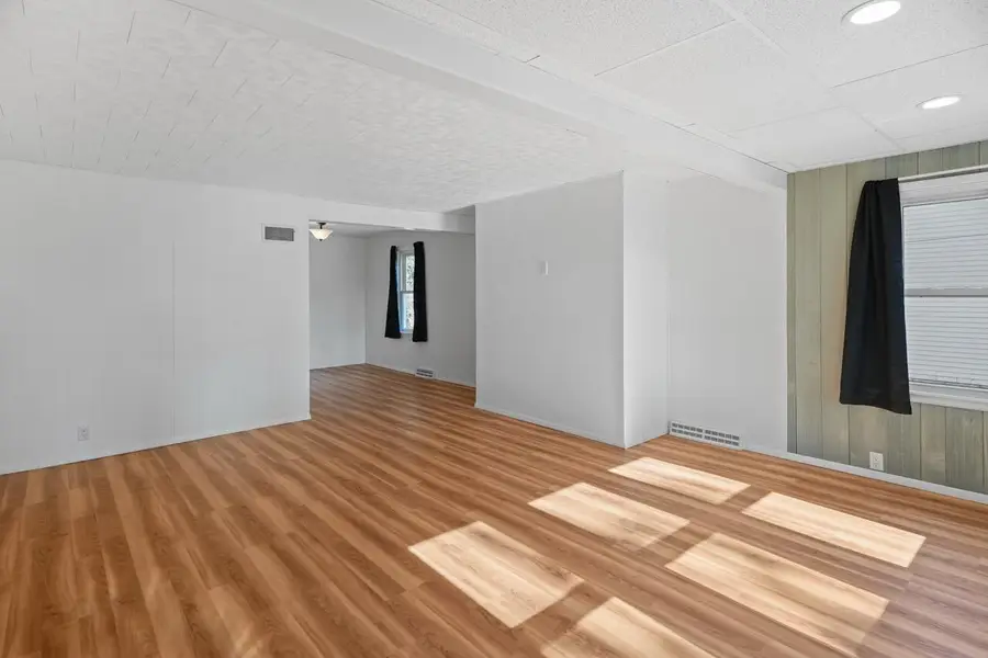 8820 Durand Ave, Sturtevant, WI 53177 - Image #2