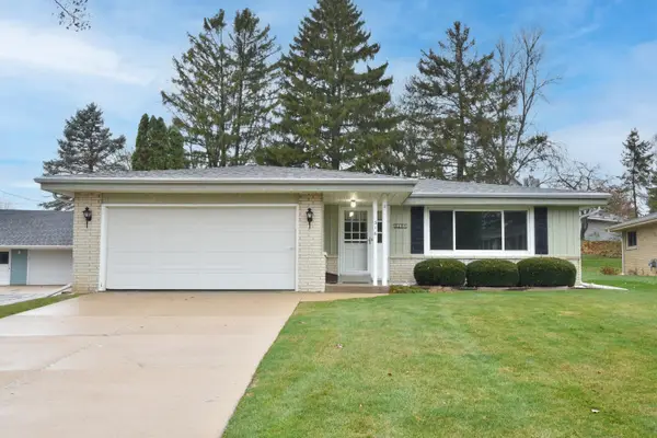 316 Parkway Dr, South Milwaukee, WI 53172