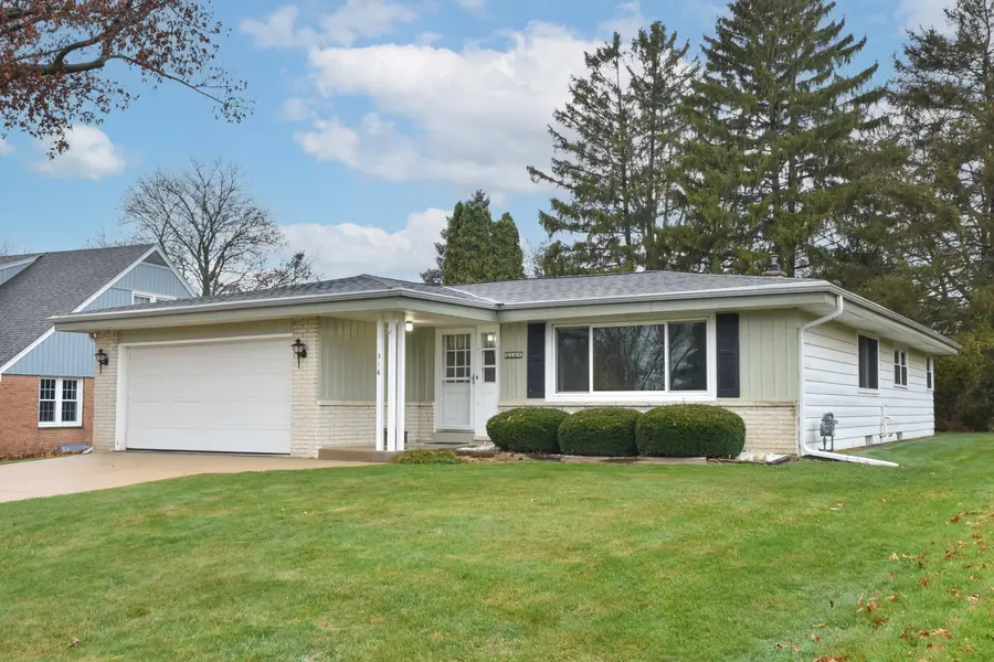 316 Parkway Dr, South Milwaukee, WI 53172 - Image #2
