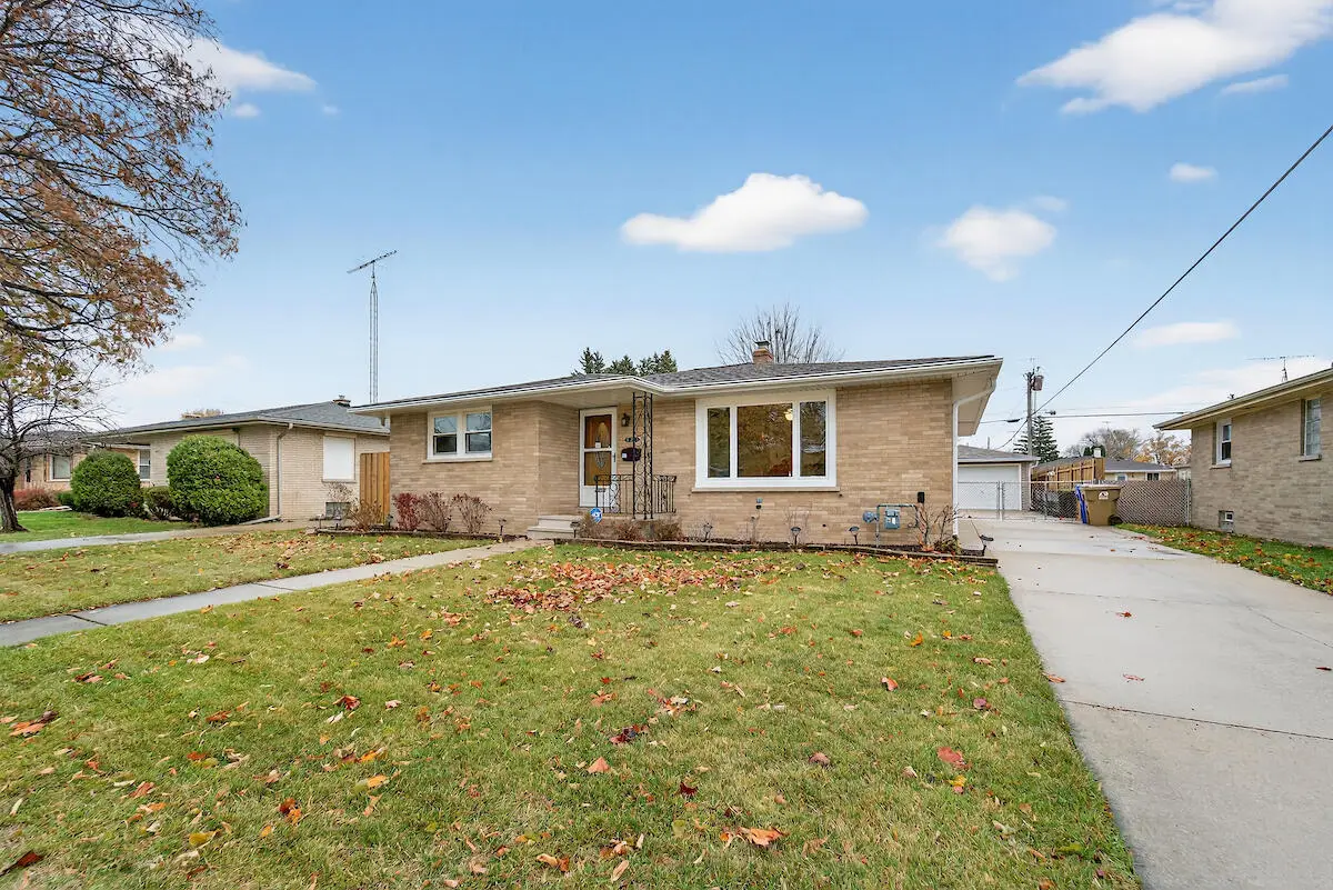 2211 26th Ave, Kenosha, WI 53140 - Image #1