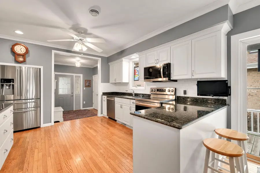 W949 Miramar Dr, East Troy, WI 53120 - Image #3