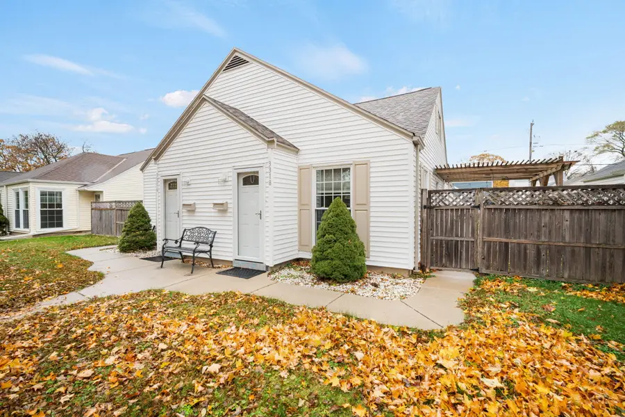 3316 S Quincy Ave, Milwaukee, WI 53207 - Image #2