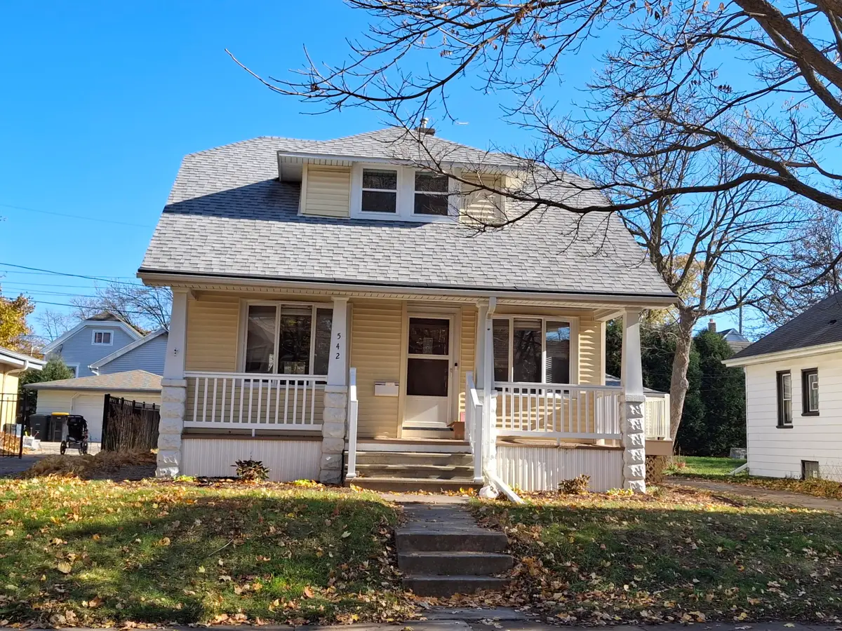 542 N 61st St, Wauwatosa, WI 53213 - Image #1