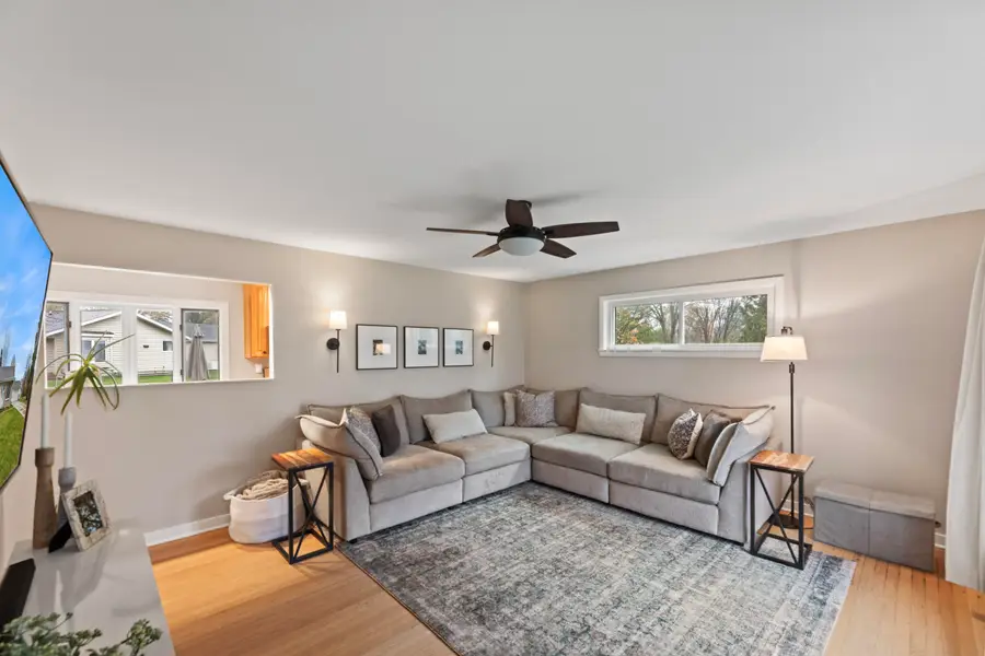 N54W14225 Van Buren Dr, Menomonee Falls, WI 53051 - Image #3