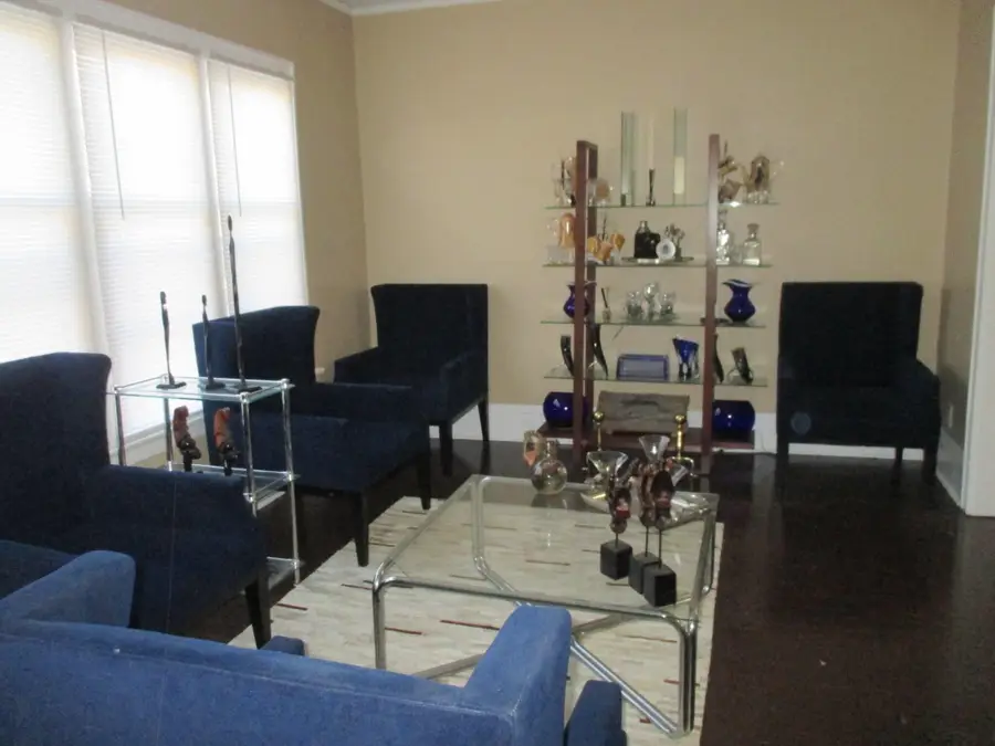 3863 N 19th Pl, Milwaukee, WI 53206 - Image #2