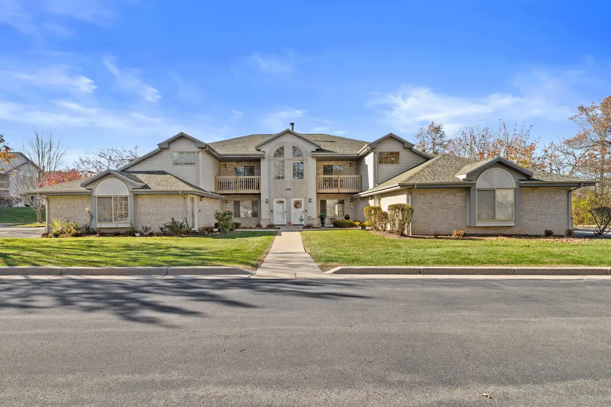 9322 W Loomis Rd, Franklin, WI 53132 - Image #1