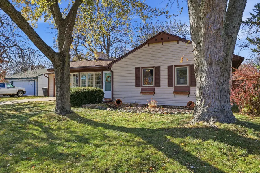 915 Parkview Ln, Mukwonago, WI 53149 - Image #3