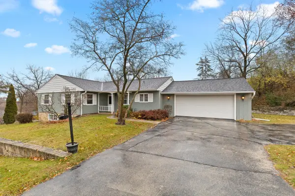 310 3rd St, Pewaukee, WI 53072