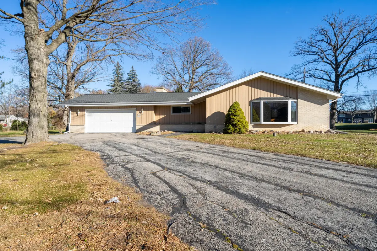 W176N4932 Christopher Ct, Menomonee Falls, WI 53051 - Image #1