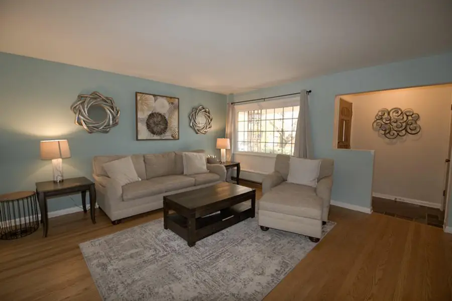 441 N 112th St, Wauwatosa, WI 53226 - Image #3