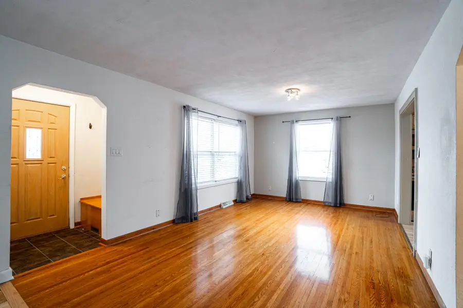 383 W Loos St, Hartford, WI 53027 - Image #2