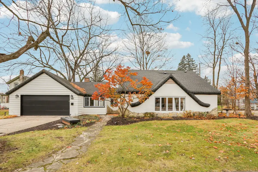 812 Center St, Lake Geneva, WI 53147 - Image #2