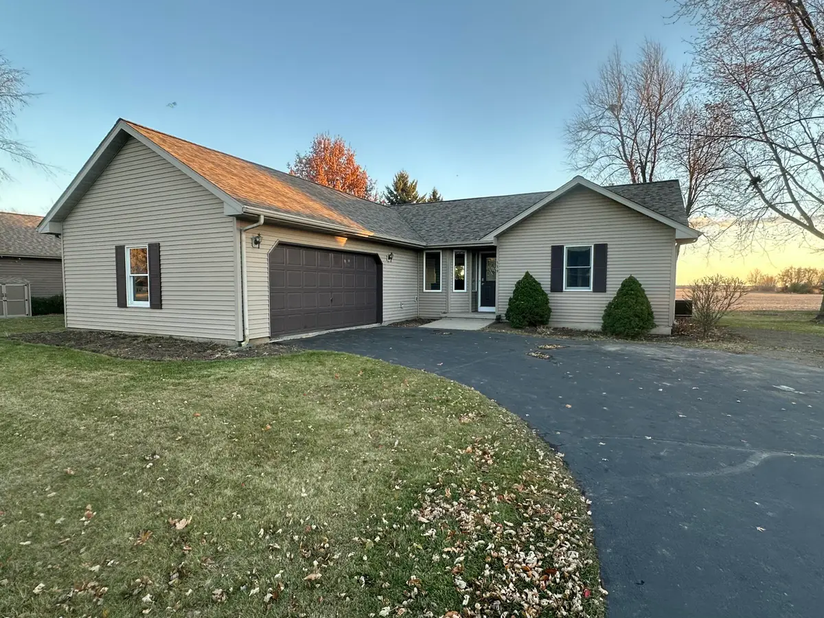 539 Autumn Dr, Walworth, WI 53184 - Image #1