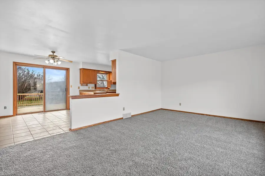 2127 Bonnie Ln, Waukesha, WI 53188 - Image #2