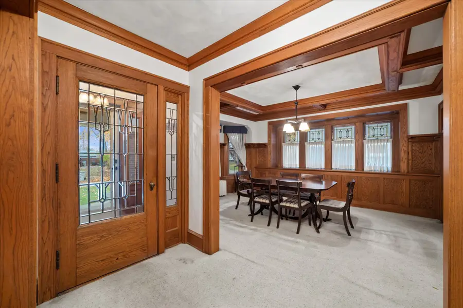 4933 W Woodlawn Ct, Milwaukee, WI 53208 - Image #2