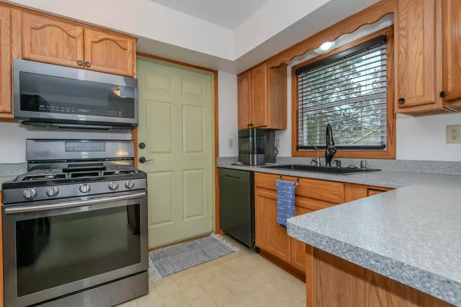 335 Kossow Rd, Brookfield Town, WI 53186 - Image #3