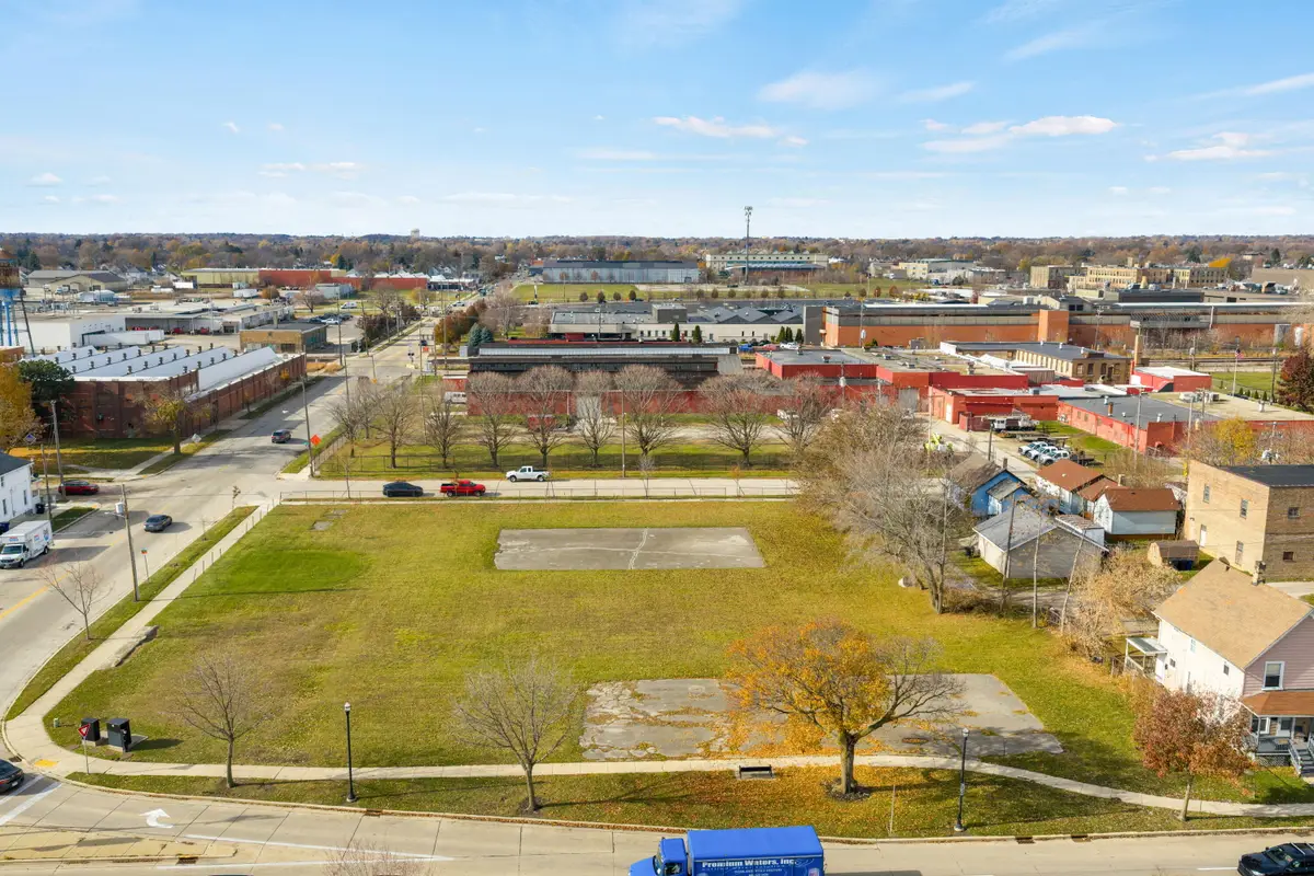 1206 De Koven Ave, Racine, WI 53403 - Image #1