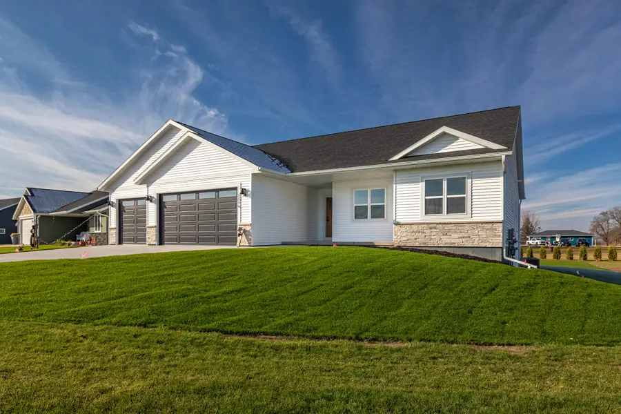 2214 Sierra Ave, Holmen, WI 54636 - Image #2