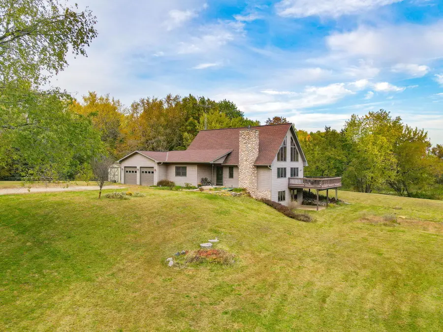 N5568 Johnson Rd, Richmond, WI 53115 - Image #2