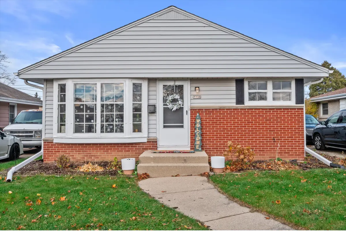 7738 W Eden Pl, Milwaukee, WI 53220 - Image #1