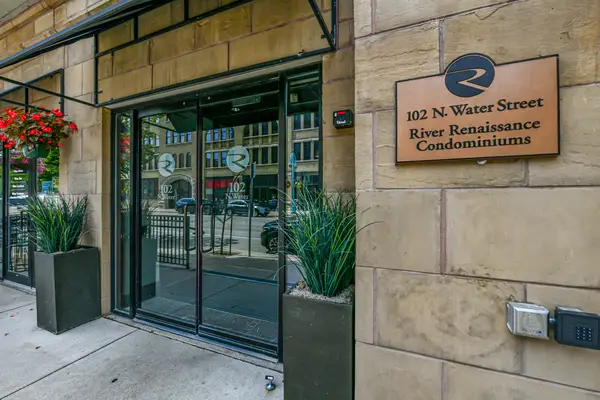 102 N Water St, Milwaukee, WI 53202