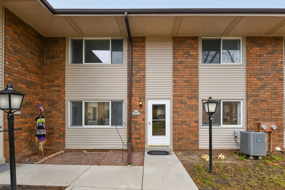 S73W17117 Briargate Ln, Muskego, WI 53150 - Image #1