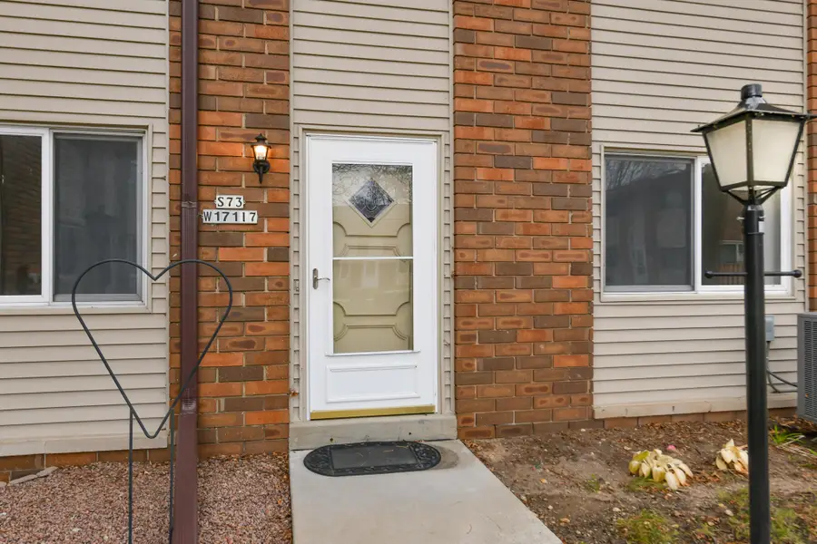 S73W17117 Briargate Ln, Muskego, WI 53150 - Image #2