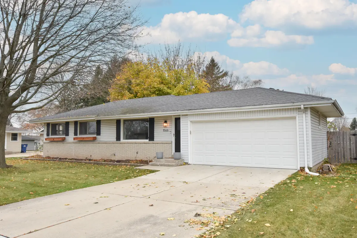 1566 Scott Rd, Port Washington, WI 53074 - Image #1