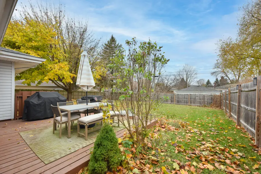 1566 Scott Rd, Port Washington, WI 53074 - Image #2