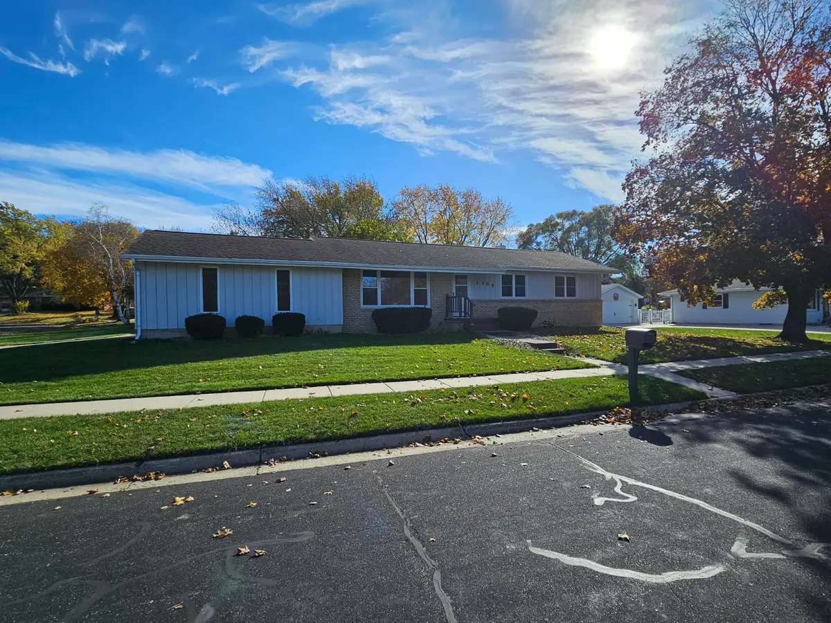 1305 Endl Blvd, Fort Atkinson, WI 53538 - Image #1