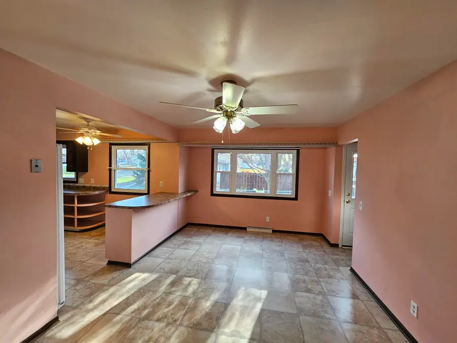 1305 Endl Blvd, Fort Atkinson, WI 53538 - Image #2