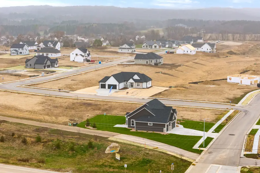 416 Sandstone St, Slinger, WI 53086 - Image #2