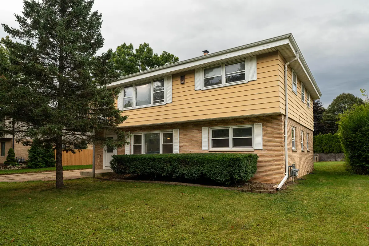 1409 N 116th St, Wauwatosa, WI 53226 - Image #1