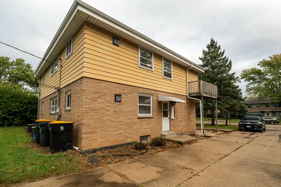 1409 N 116th St, Wauwatosa, WI 53226 - Image #2