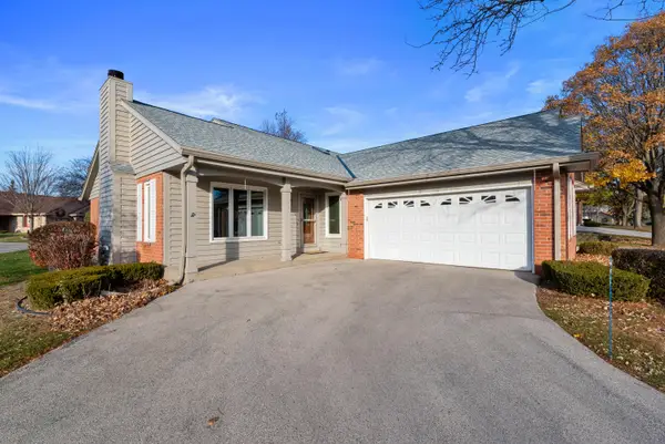 5405 Somerset Ln S, Greenfield, WI 53221