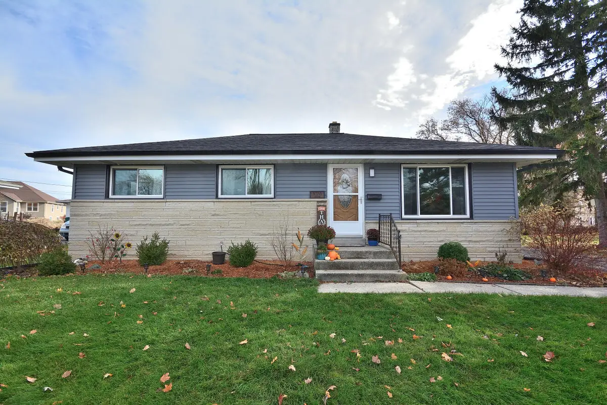 W178N8846 Queensway St, Menomonee Falls, WI 53051 - Image #1