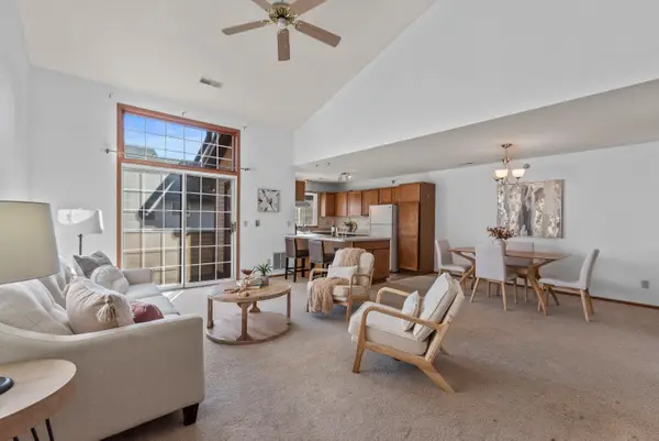 2005 S 102nd St, West Allis, WI 53227