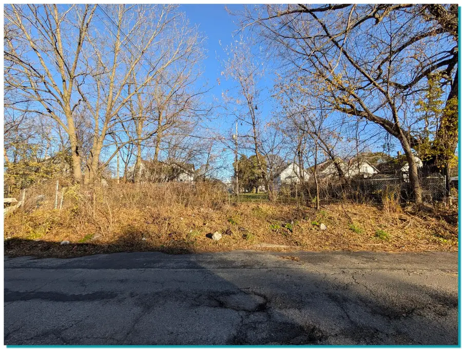 2958 N 10th Ln, Milwaukee, WI 53206 - Image #2